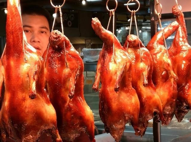 为什么活鸭一只40元，烤鸭却卖18元？看完才明白，这里面有猫腻！